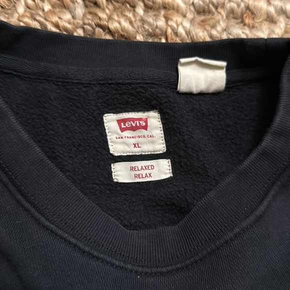 Levi’s Graphic Crew Sweater - Picture 3 of 4